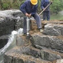 礦山拆除石頭用機載分石機設備