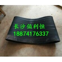 專業(yè)供應(yīng)攪拌機(jī)配件，中聯(lián)攪拌機(jī)配件，中聯(lián)HZS120P型下料斗膠桶